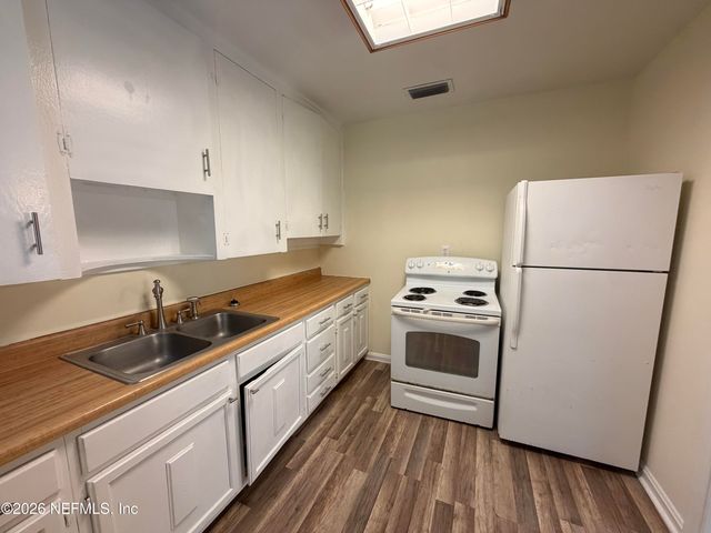 5135 ASTRAL Street, Jacksonville, FL 32205