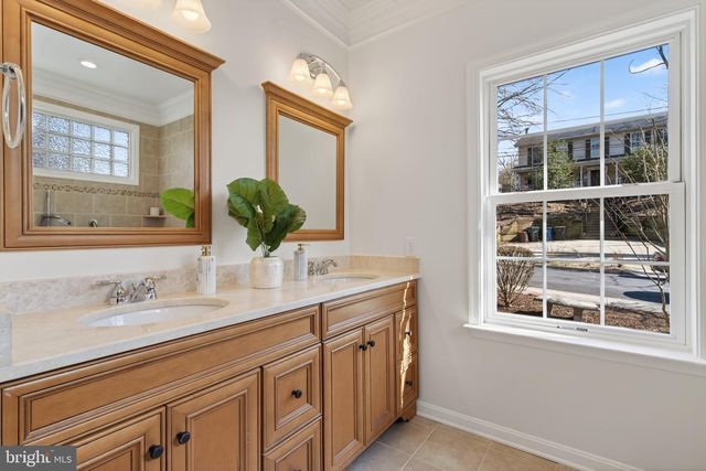 4809 7TH ST S, Arlington, VA 22204