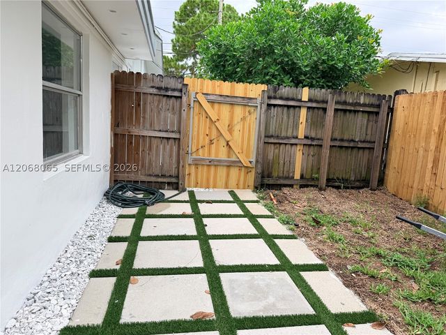 650 SW 55th Ave, Margate, FL 33068