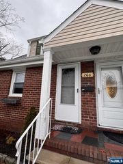 206 Manhattan Terrace, Dumont, NJ 07628