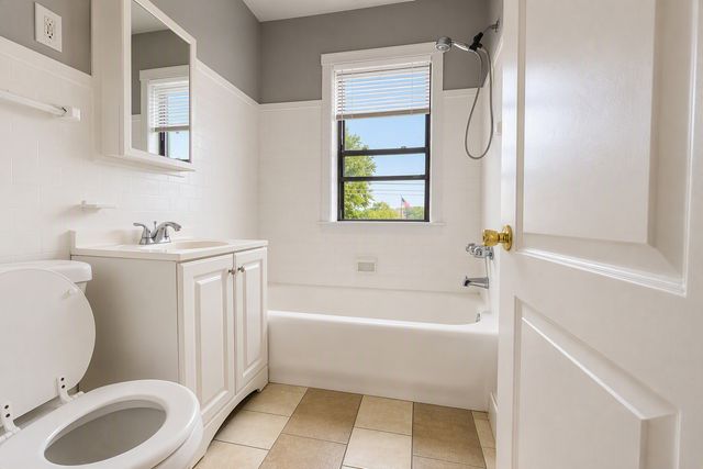911 E 85th Street 3E, Chicago, IL 60619