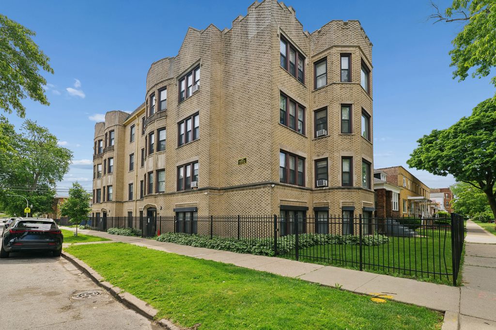 911 E 85th Street 3E, Chicago, IL 60619