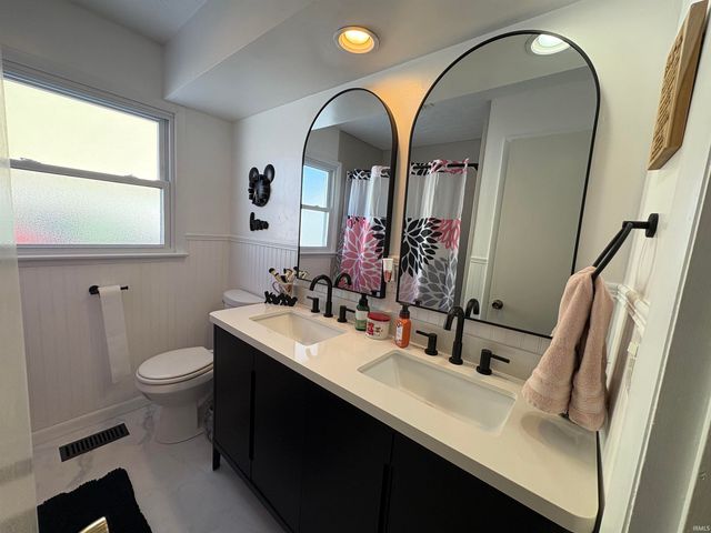 338 Eastwood Drive, Bedford, IN 47421