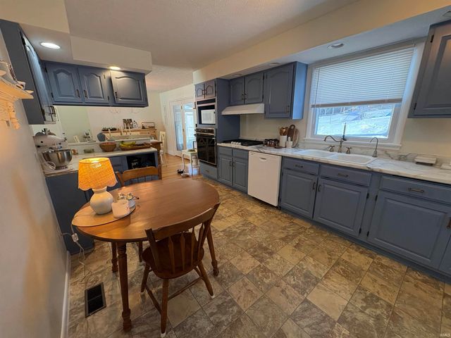 338 Eastwood Drive, Bedford, IN 47421