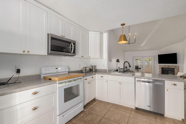 302 N Sycamore 16, Mesa, AZ 85201