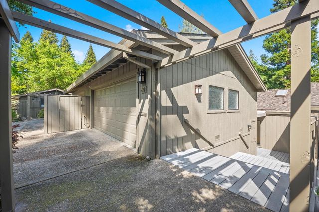76 Riverknoll Pl, Carmichael, CA 95608