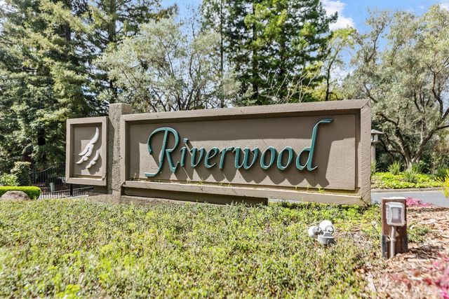 76 Riverknoll Pl, Carmichael, CA 95608
