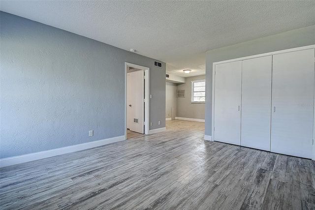 525 9TH AVENUE N 2, St Petersburg, FL 33701