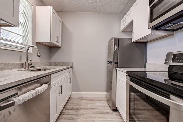 525 9TH AVENUE N 2, St Petersburg, FL 33701