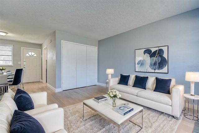 525 9TH AVENUE N 2, St Petersburg, FL 33701