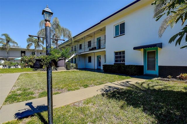 525 9TH AVENUE N 2, St Petersburg, FL 33701