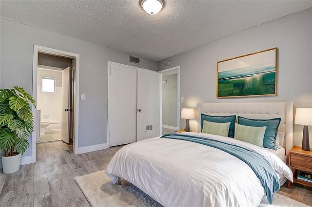 525 9TH AVENUE N 2, St Petersburg, FL 33701