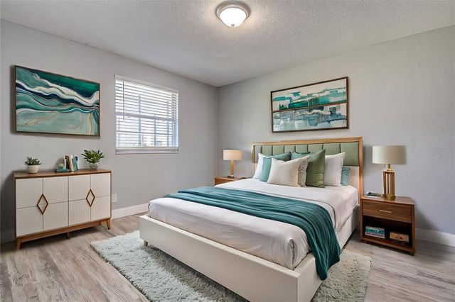 525 9TH AVENUE N 2, St Petersburg, FL 33701