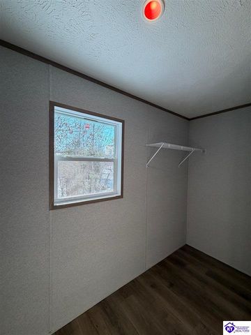 110 Persimmon Court, Vine Grove, KY 40175