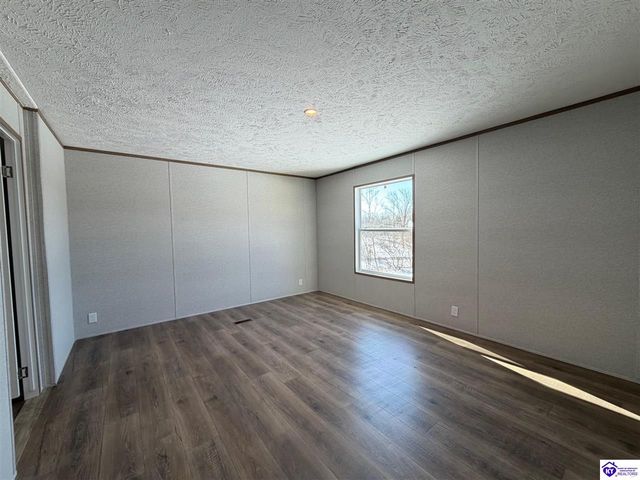 110 Persimmon Court, Vine Grove, KY 40175