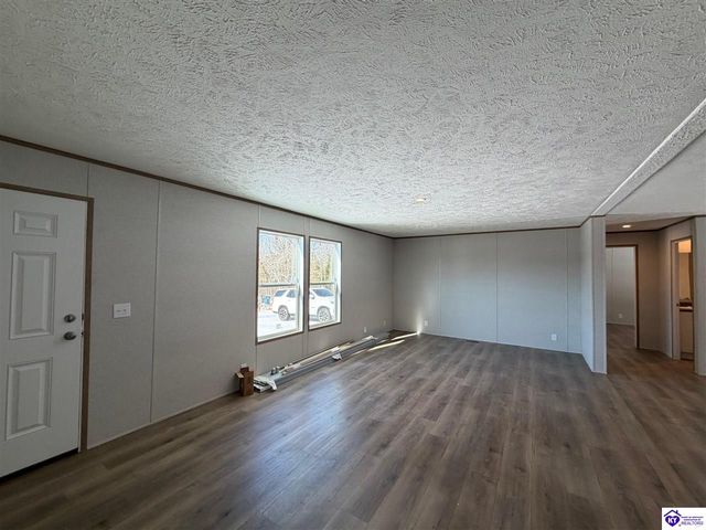 110 Persimmon Court, Vine Grove, KY 40175