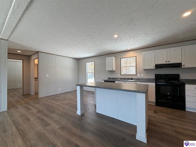 110 Persimmon Court, Vine Grove, KY 40175