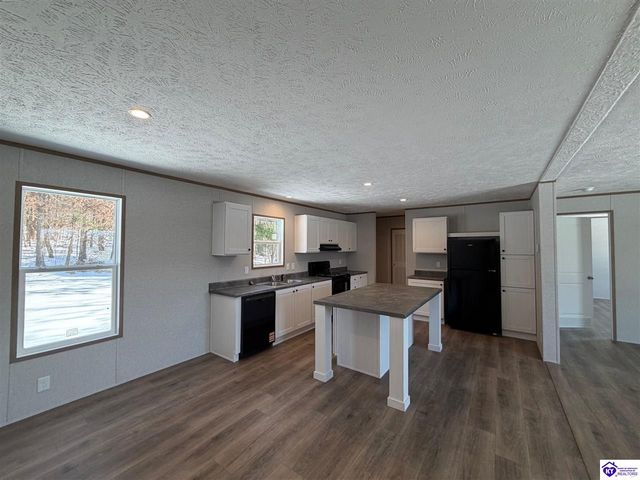 110 Persimmon Court, Vine Grove, KY 40175