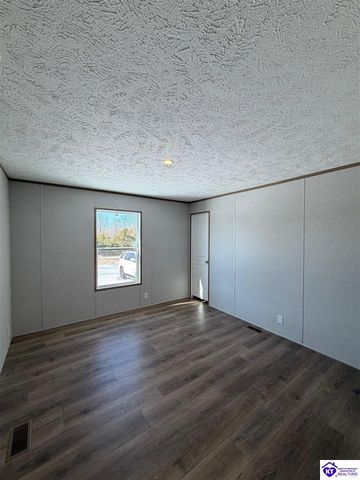 110 Persimmon Court, Vine Grove, KY 40175