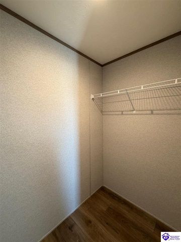 110 Persimmon Court, Vine Grove, KY 40175