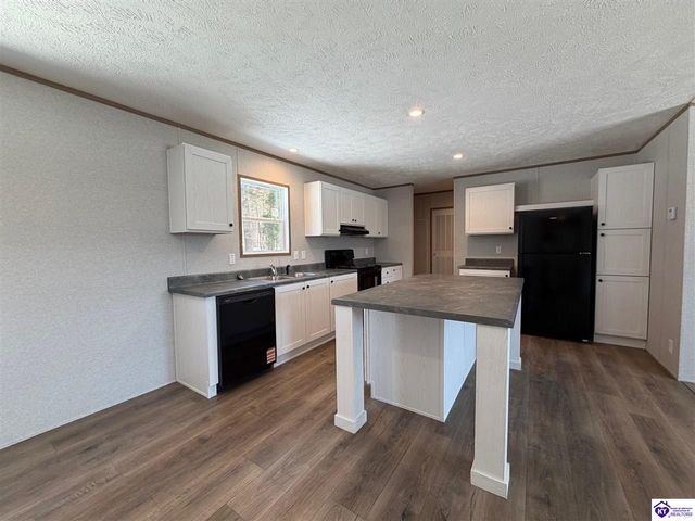 110 Persimmon Court, Vine Grove, KY 40175