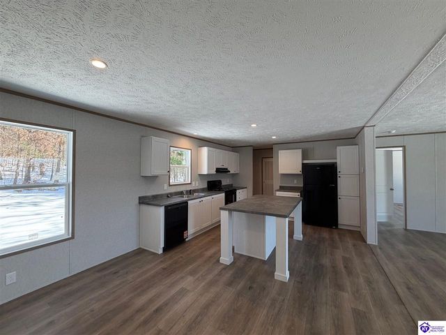 110 Persimmon Court, Vine Grove, KY 40175