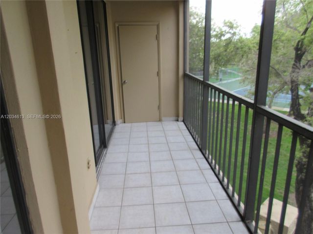 8025 SW 107th Avenue 321, Miami, FL 33173