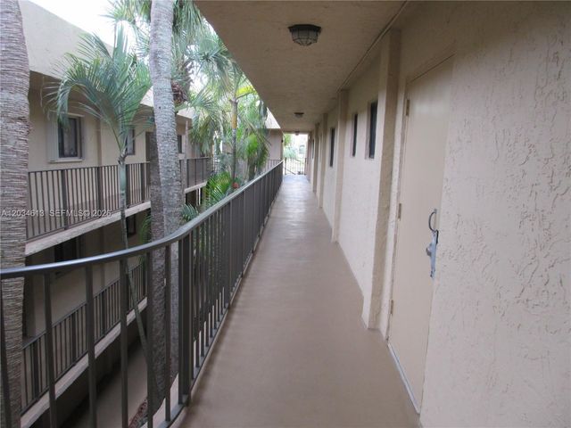 8025 SW 107th Avenue 321, Miami, FL 33173