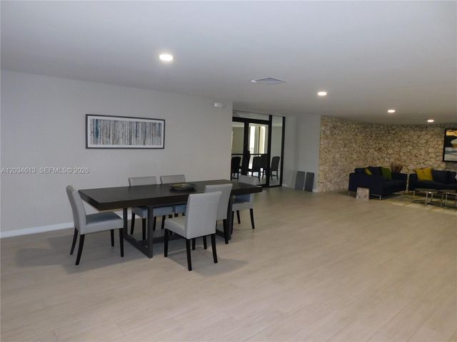 8025 SW 107th Avenue 321, Miami, FL 33173