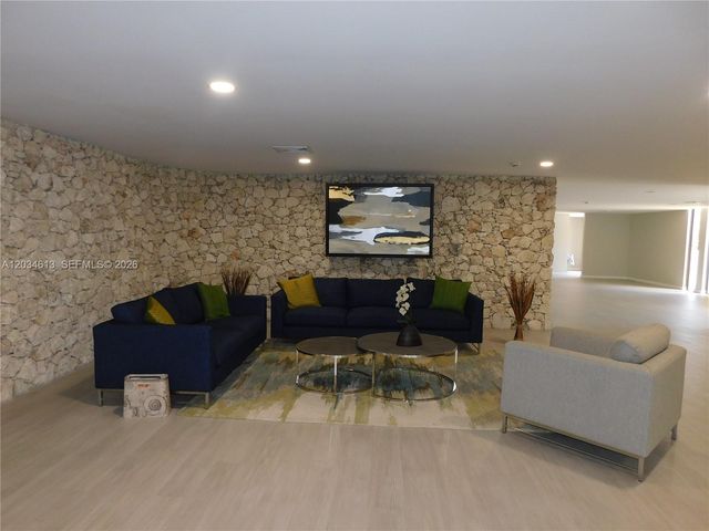 8025 SW 107th Avenue 321, Miami, FL 33173