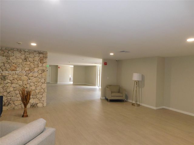 8025 SW 107th Avenue 321, Miami, FL 33173
