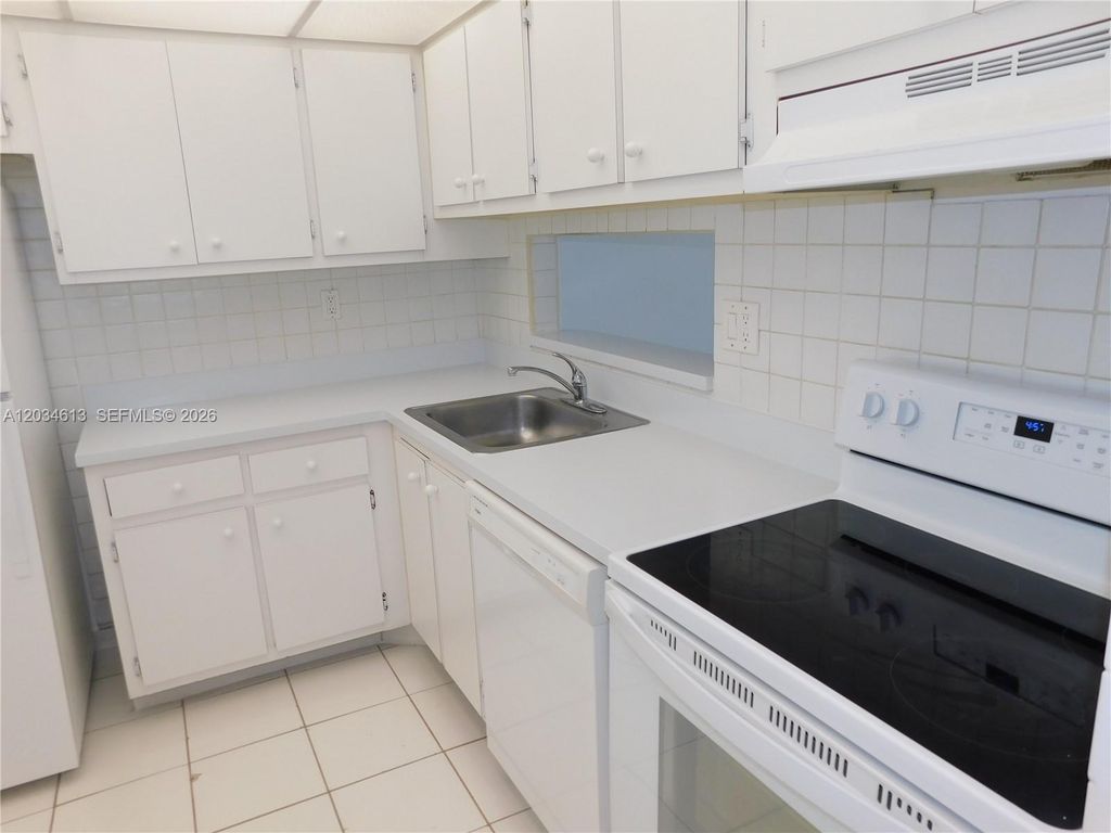 8025 SW 107th Avenue 321, Miami, FL 33173
