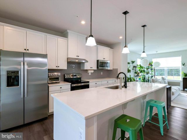 8123 PRIMROSE LN, Laurel, MD 20723