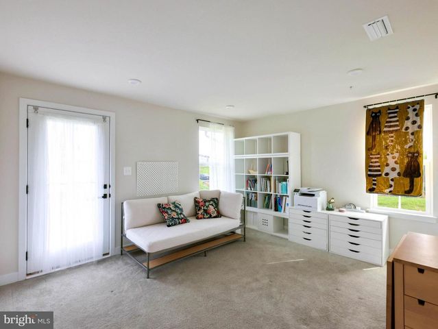 8123 PRIMROSE LN, Laurel, MD 20723