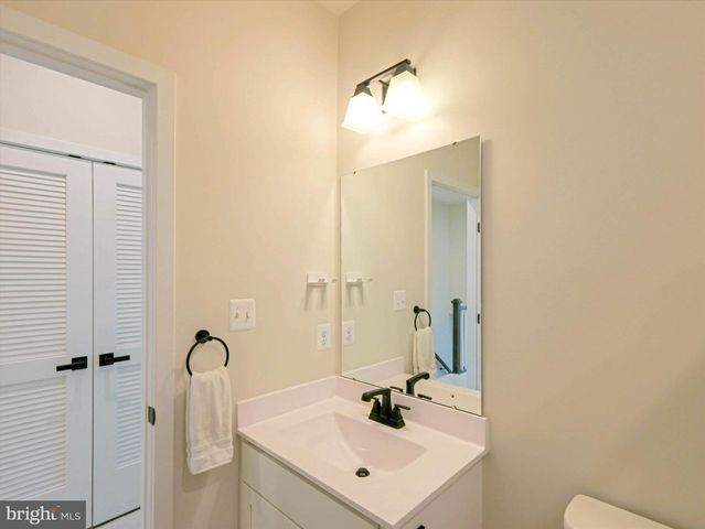 8123 PRIMROSE LN, Laurel, MD 20723