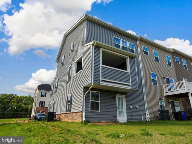 8123 PRIMROSE LN, Laurel, MD 20723