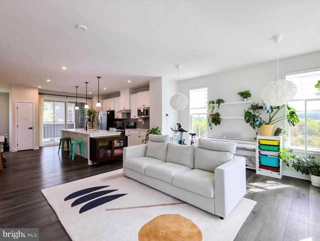 8123 PRIMROSE LN, Laurel, MD 20723