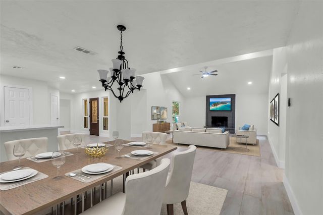 1602 Pine Oak Drive, Conroe, TX 77304