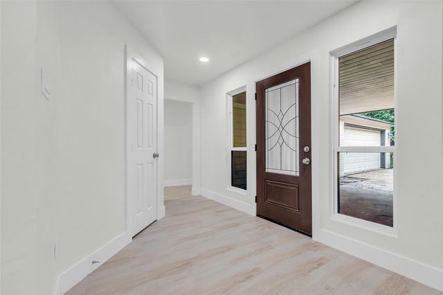 1602 Pine Oak Drive, Conroe, TX 77304