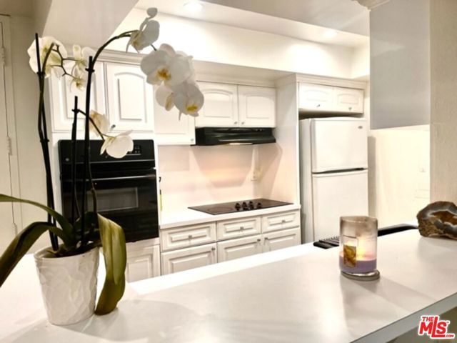 1351 N CRESCENT HEIGHTS 210, West Hollywood, CA 90046
