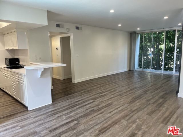 1351 N CRESCENT HEIGHTS 210, West Hollywood, CA 90046