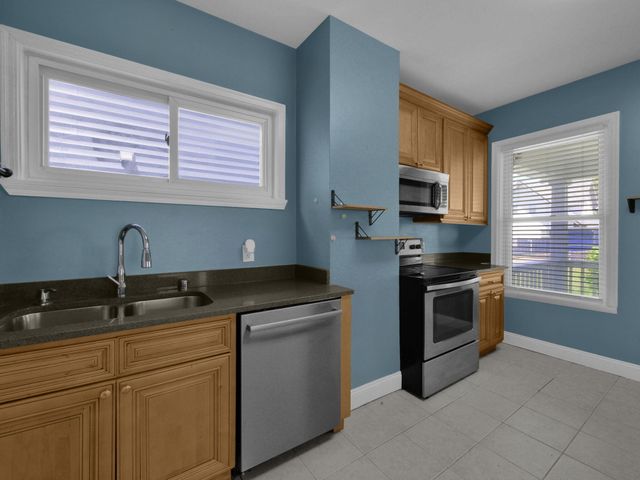 166 E 42nd Street, Latonia, KY 41015