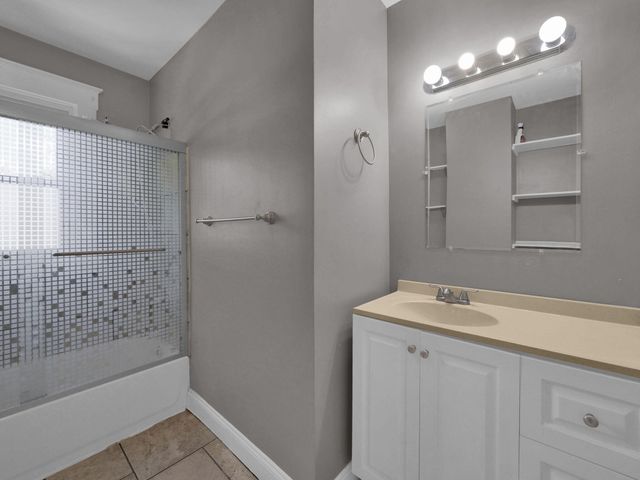 166 E 42nd Street, Latonia, KY 41015