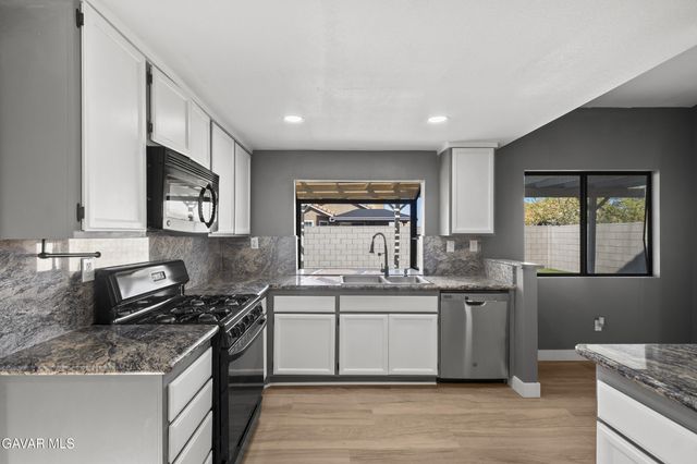 447 Magna Vista Court, Palmdale, CA 93551