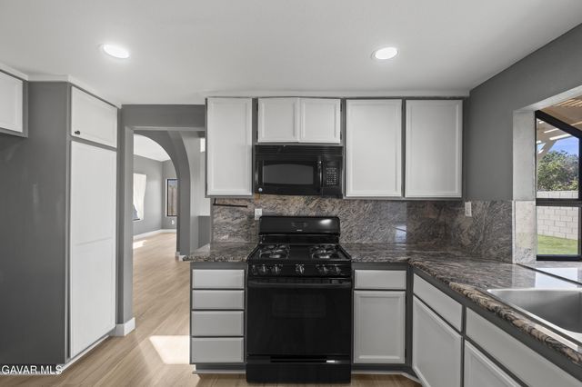 447 Magna Vista Court, Palmdale, CA 93551