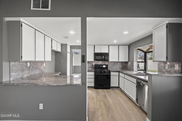 447 Magna Vista Court, Palmdale, CA 93551