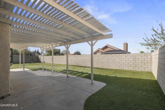 447 Magna Vista Court, Palmdale, CA 93551