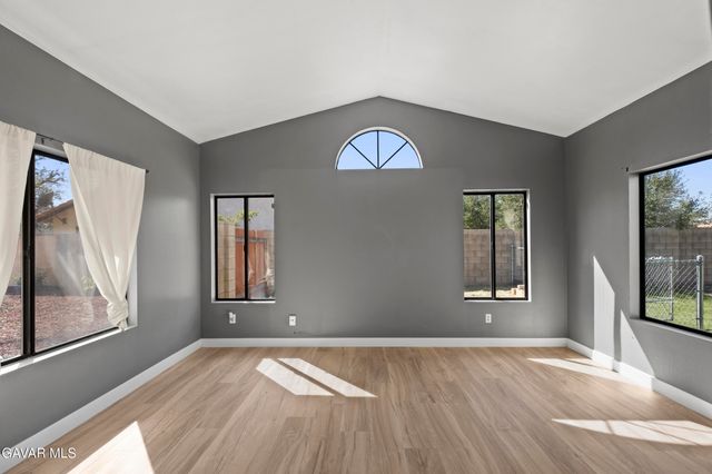 447 Magna Vista Court, Palmdale, CA 93551