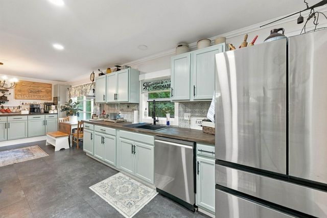 144 White Plains Road, Webster, NH 03303