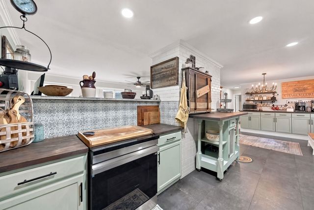 144 White Plains Road, Webster, NH 03303